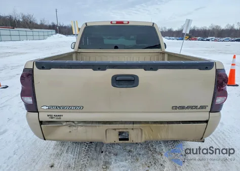 2004 Chevrolet Silverado C1500 z USA, uszkodzony, nr VIN 1GCEC14V24Z116102